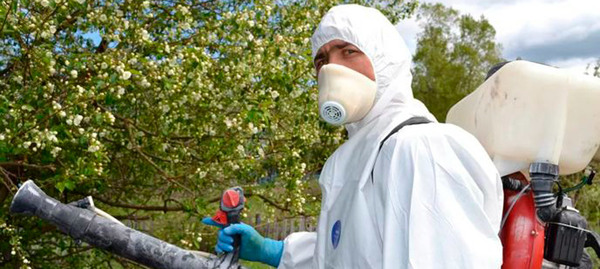 Акарицидна обробка територій